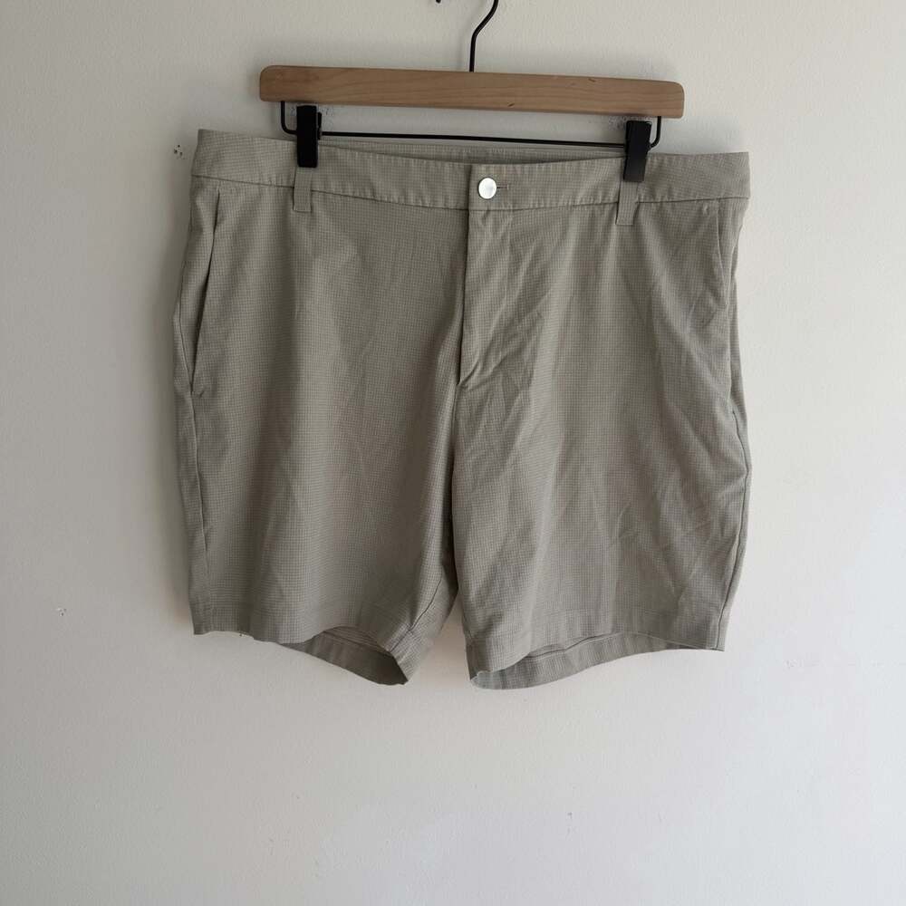 Lululemon Commission Shorts Classic Fit Size 36 Tan Khaki Casual Golf Warpstreme